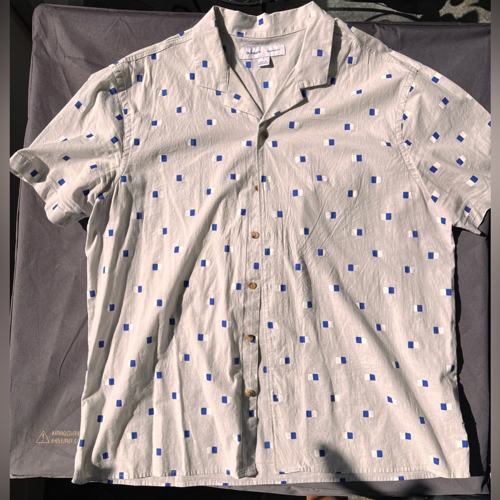 Men’s Old Navy regular fit shirt